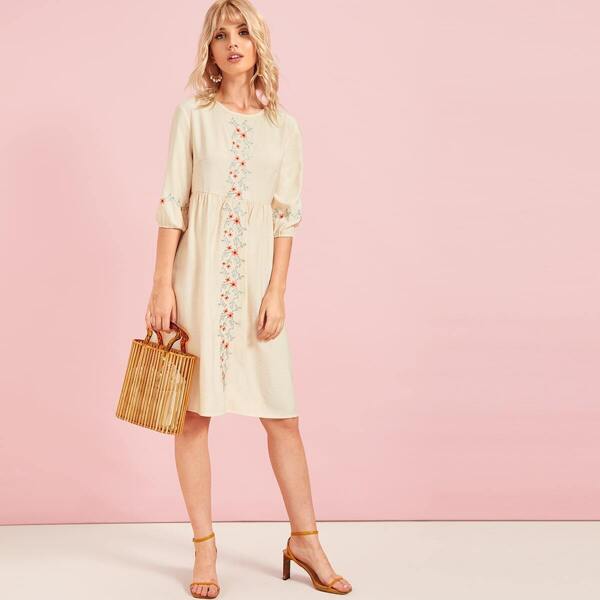 

Embroidery Keyhole Back Smock Dress, Beige