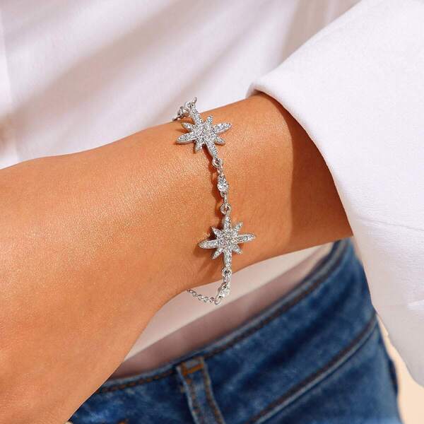 

Rhinestone Engraved Star Decor Bracelet 1pc