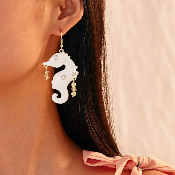 

Rhinestone Engraved Seahorse Drop Earrings 1pair