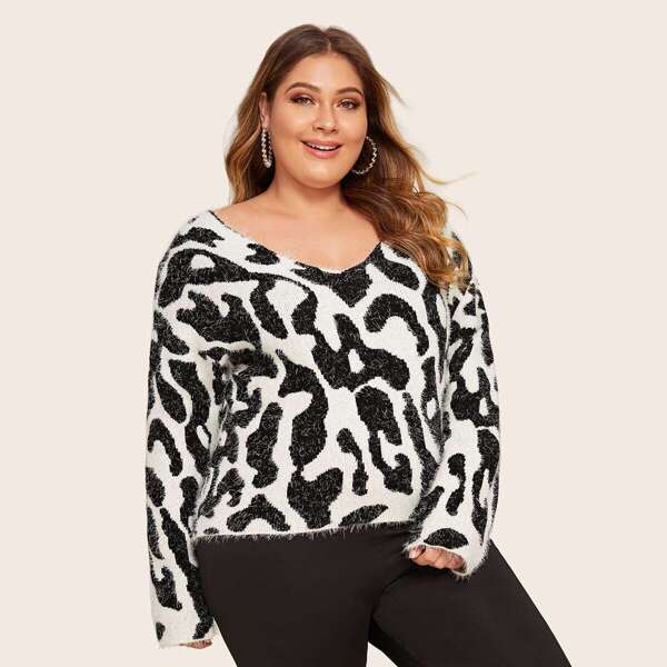 

Plus Leopard Fuzzy Jumper, Black and white