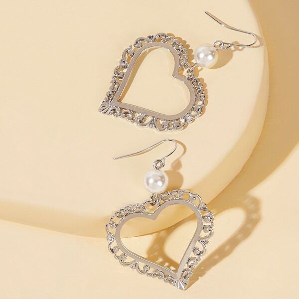 

Faux Pearl Decor Hollow Out Heart Drop Earrings 1pair