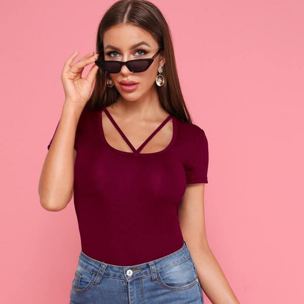 

Cut Out Solid Slim Tee, Burgundy