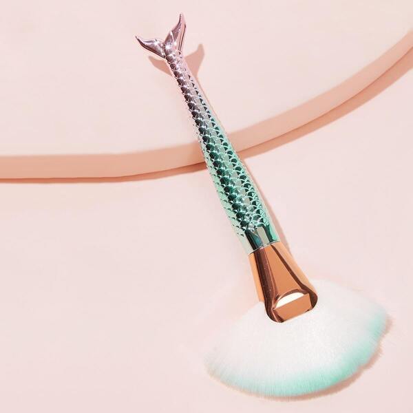 

Fan Shaped Fishtail Handle Brush 1pc