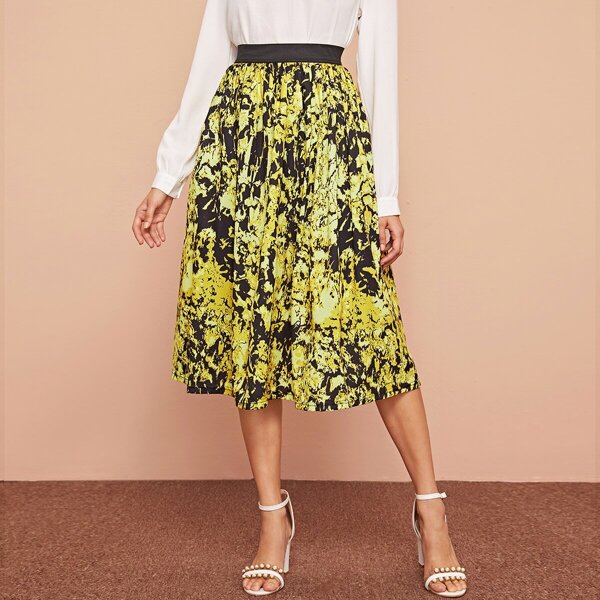 

Elastic Waist Allover Printed Skirt, Multicolor