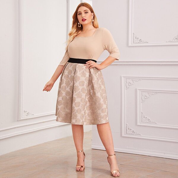 

Plus Contrast Waist Jacquard Boxy Pleated Dress