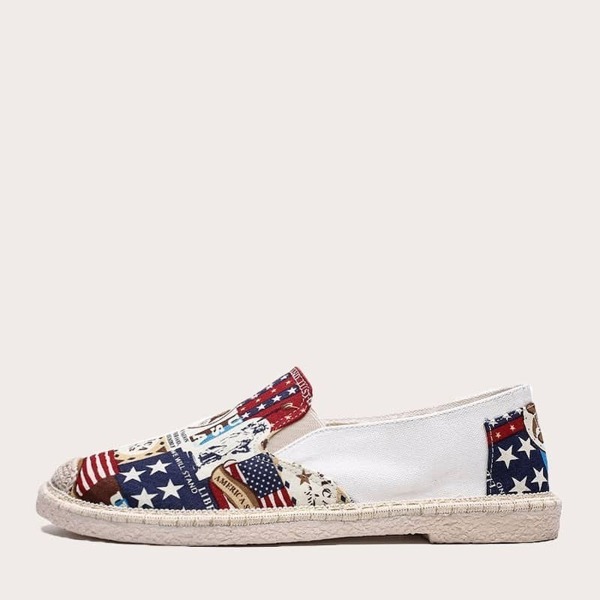 

Men Cap Toe Star Print Loafers