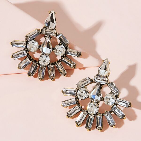 

Rhinestone Engraved Fan Earrings 1pair