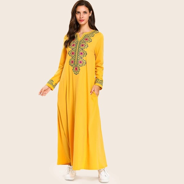 

Pocket Side Embroidery Maxi Dress