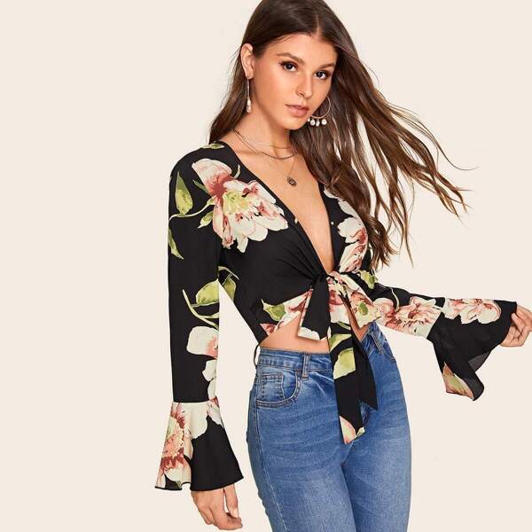 

Floral Print Flounce Sleeve Knotted Top