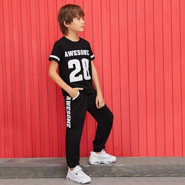 

Boys Mixed Print Tee and Slant Pocket Sweatpants Set, Black
