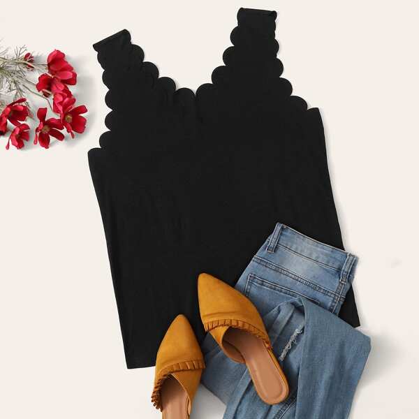 

Scallop Edge Rib-knit Solid Top