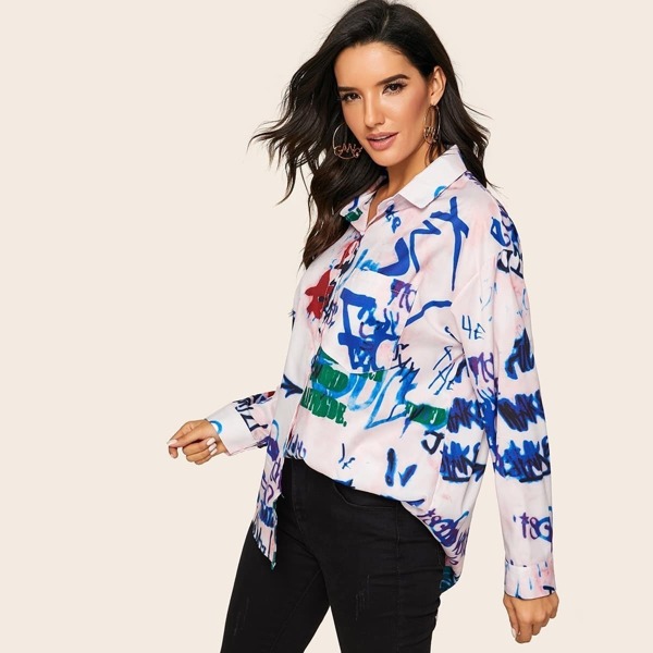 

Colorful Letter Print Curved Hem Blouse