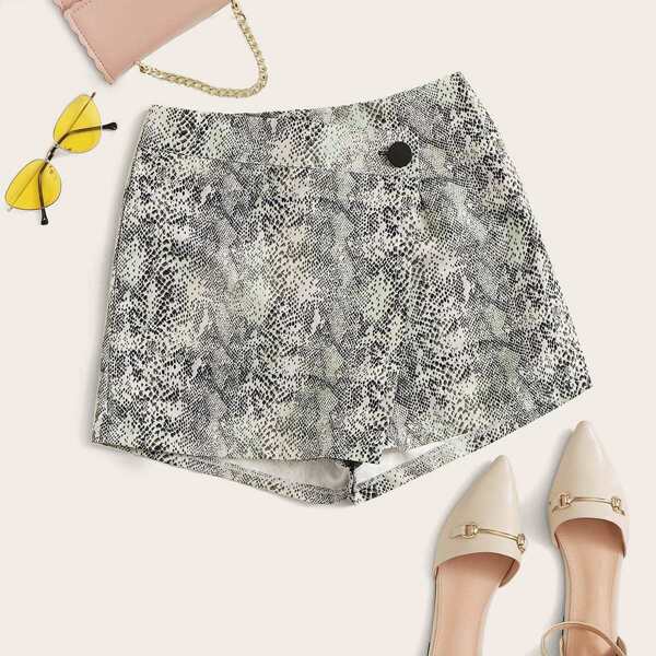 

Snakeskin Print Button Detail Crepe Skorts
