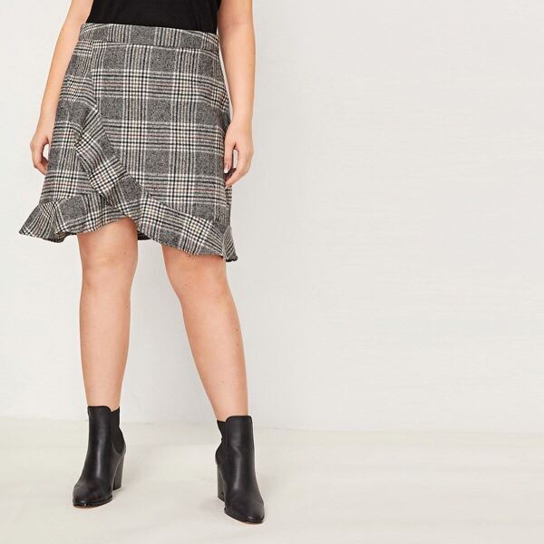 

Plus Plaid Ruffle Hem Skirt