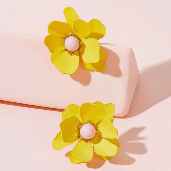 

Flower Design Stud Earrings 1pair