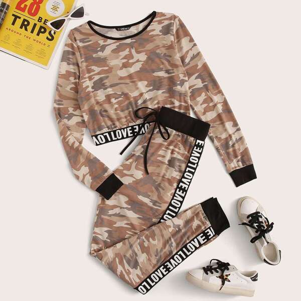 

Letter Tape Detail Camo Print Crop Top & Pants Set, Multicolor