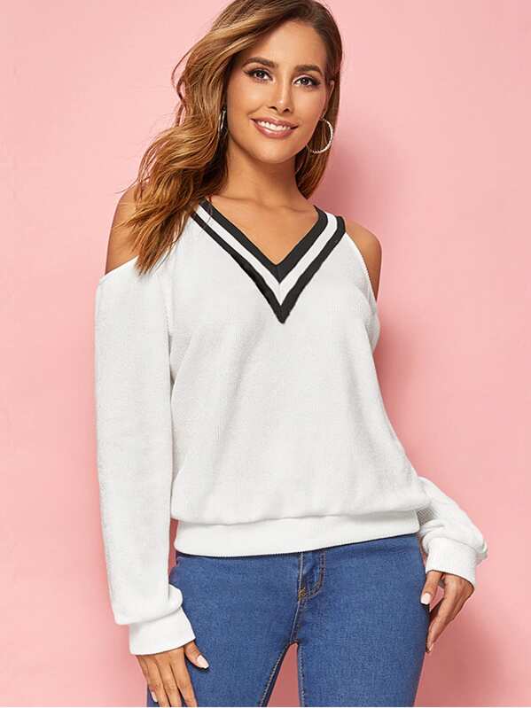 

Cold Shoulder Striped Trim Sweatshirt, White, Giulia