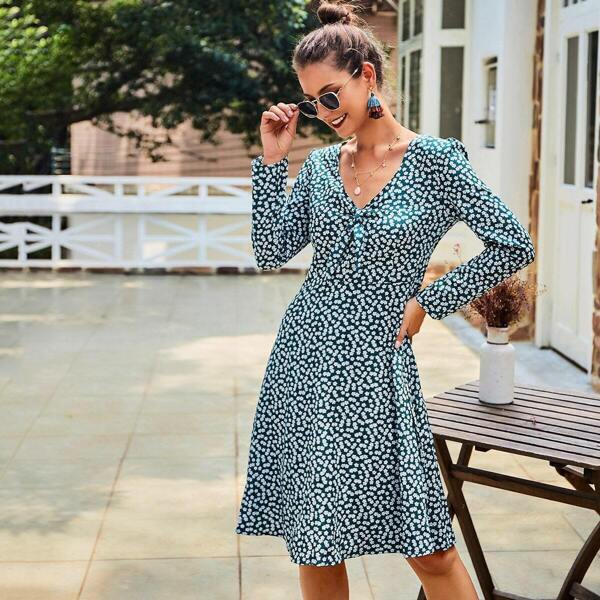 

Ditsy Floral Print Knot Front Dress