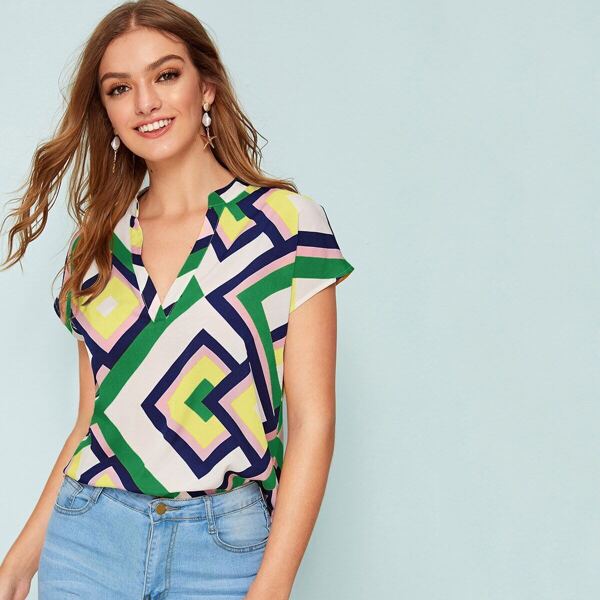 

Notch Neck Geo Print Top