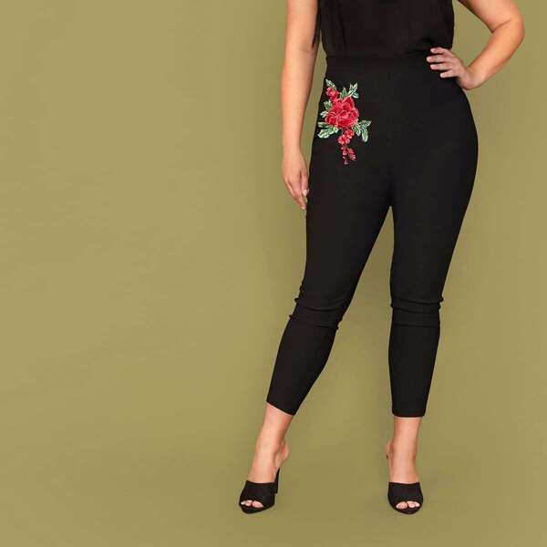 

Plus Flower Embroidered Skinny Pants
