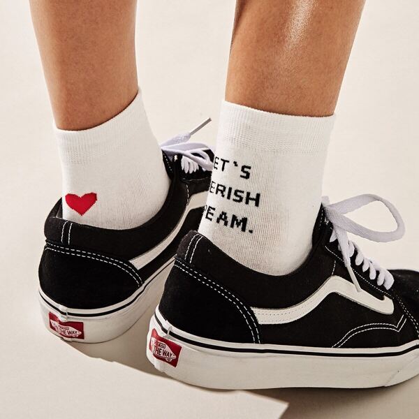 

Slogan & Heart Pattern Mismatched Socks 1pair