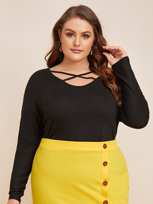 

Plus Solid Criss Cross Front Tee, Black, Gabriela B