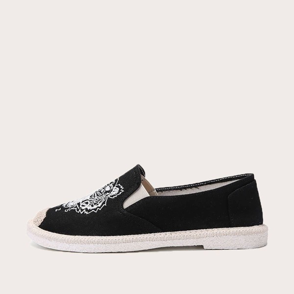 

Men Tiger Head Embroidery Loafers