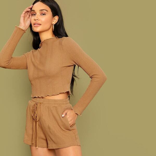 

Mock Neck Lettuce Trim Crop Top & Drawstring Waist Shorts Set, Camel