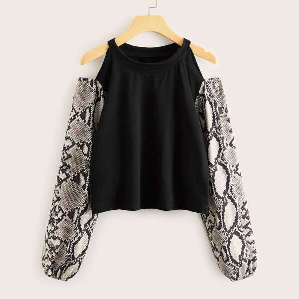 

Cold Shoulder Contrast Snakeskin Print Sleeve Sweatshirt, Black