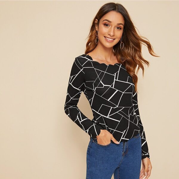 

Geo Print Scallop Edge Top, Black