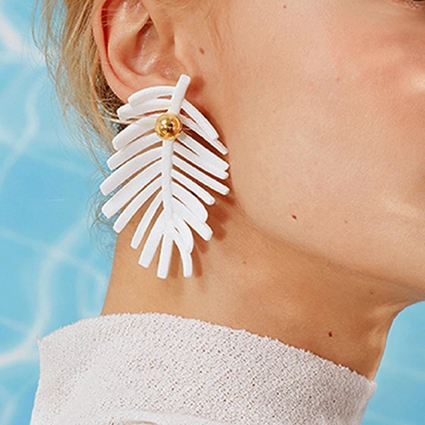 

Leaf Design Stud Earrings 1pair