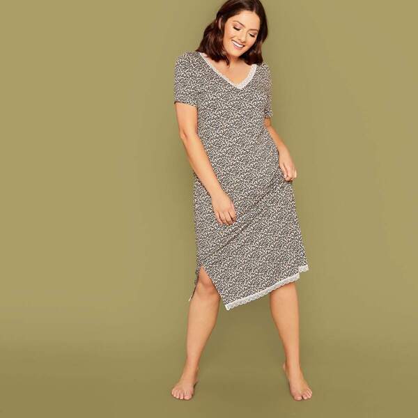 

Plus V-neck Contrast Lace Trim Split Nightdress