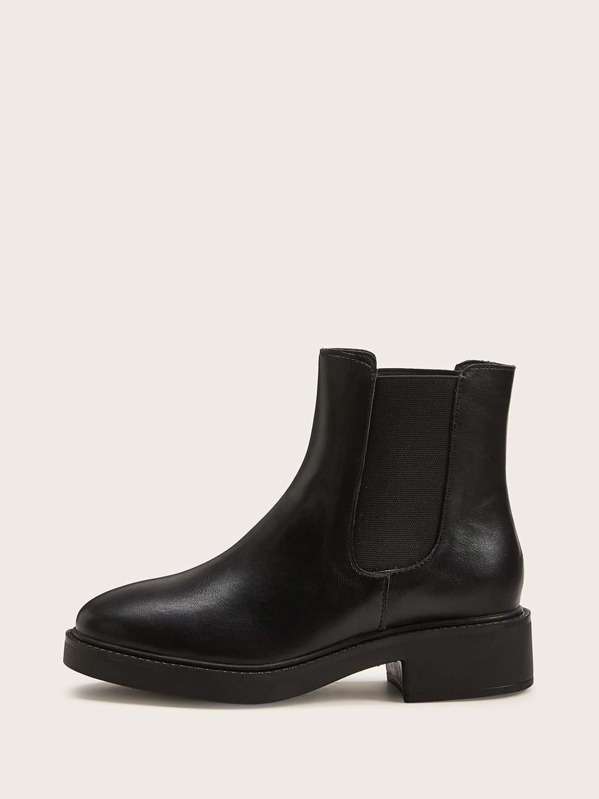 

Minimalist Chelsea Boots, Black
