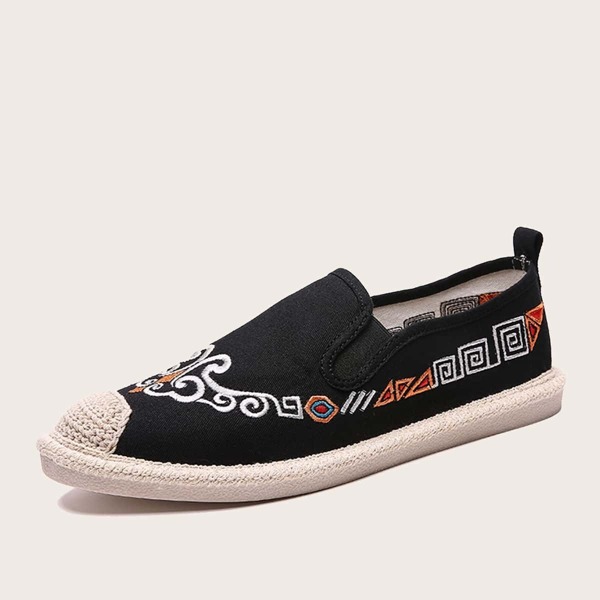 

Men Cap Toe Embroidered Detail Loafers