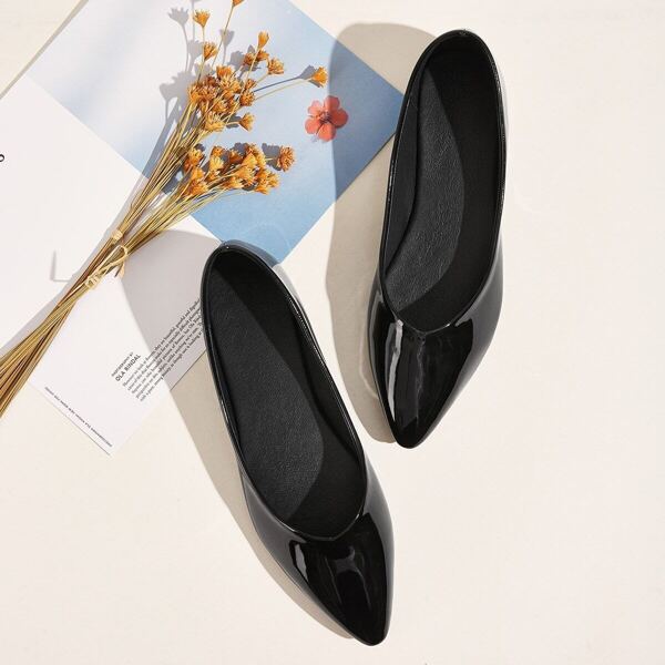 

Point Toe Patent Flats, Black