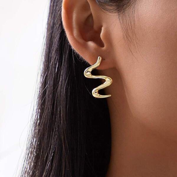 

Serpentine Stud Earrings 1pair, Gold