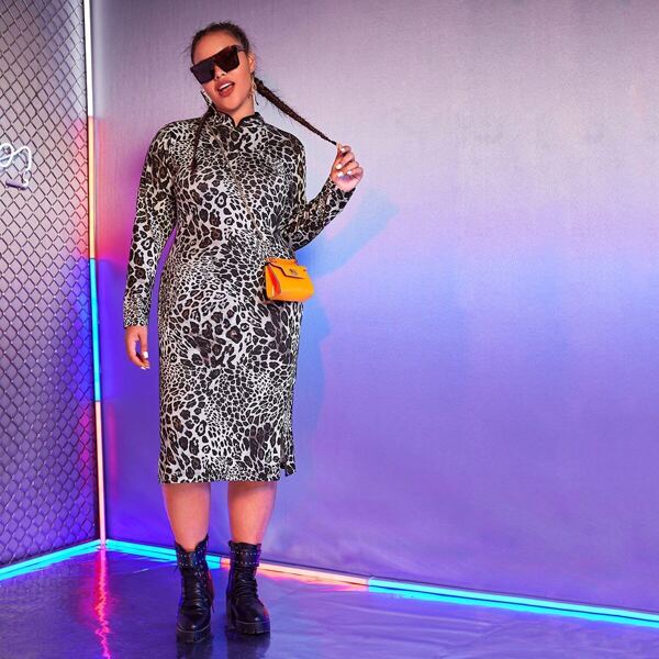 

Plus Leopard Print Slit Side Mandarin Collar Dress