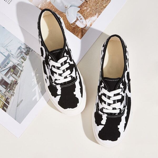 

Two Tone Lace-up Front Low Top Sneakers