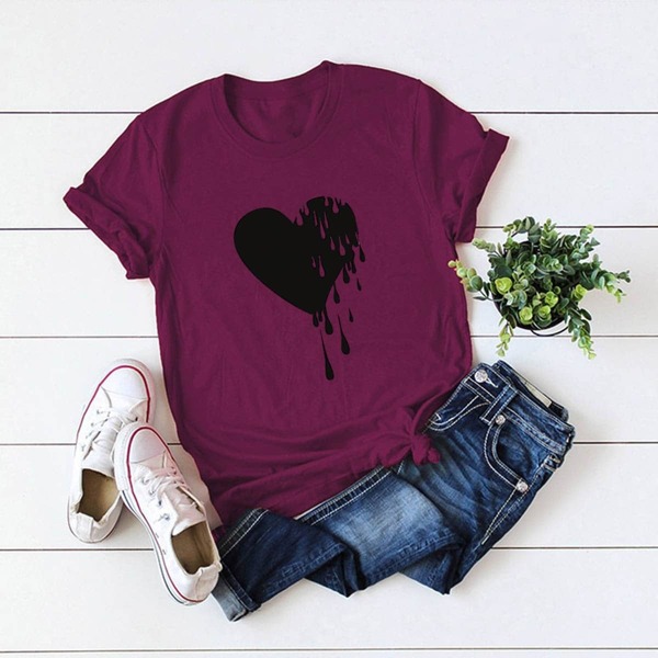 

Round Neck Heart Print Tee, Burgundy