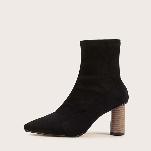 

Point Toe Suede Chunky Heeled Boots