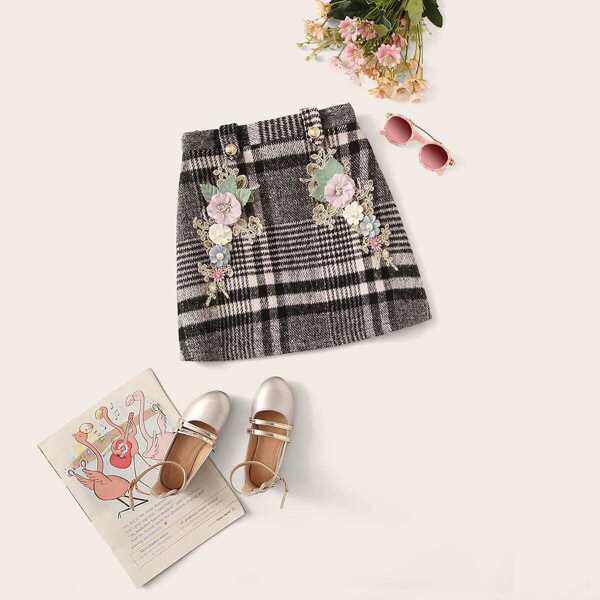 

Girls 3D Applique Detail Plaid Skirt, Black and white