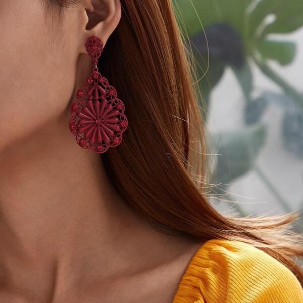 

Hollow Out Flower Drop Earrings 1pair