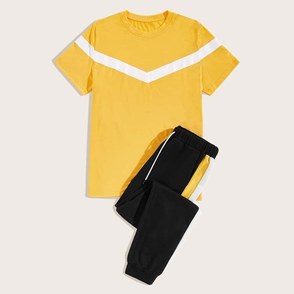 

Men Chevron Print Tee With Contrast Side Sweatpants