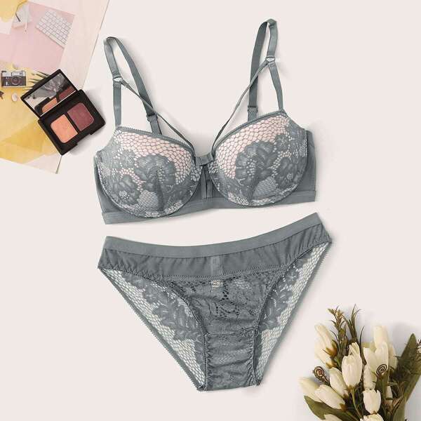 

Floral Lace Underwire Lingerie Set