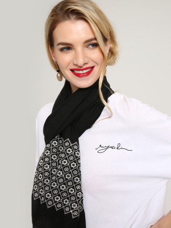 

Шарф с цветочной вышивкой и бахромой, Чёрные