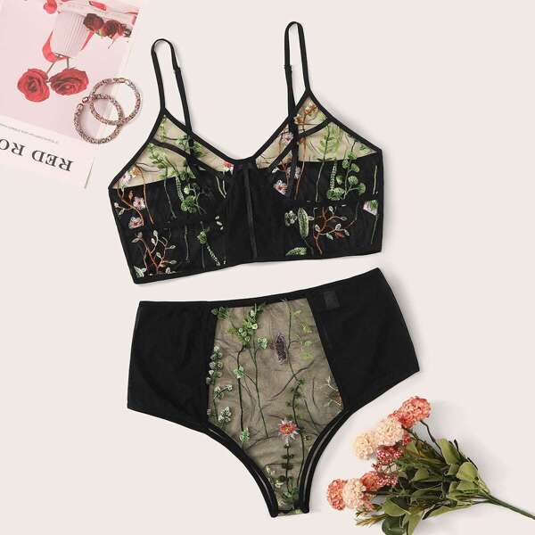 

Plus Flower Embroidery Contrast Mesh Sheer Lingerie Set