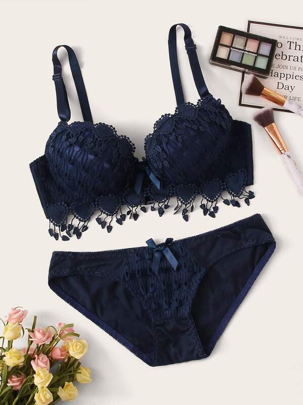 

Crochet Trim Underwire Lingerie Set, Navy