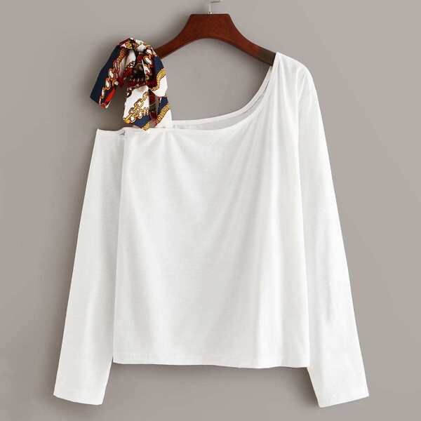 

Chain Print Knot Asymmetrical Neck Tee, White