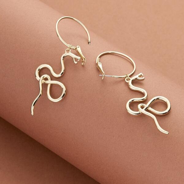 

Snake Detail Medium Hoop Earrings