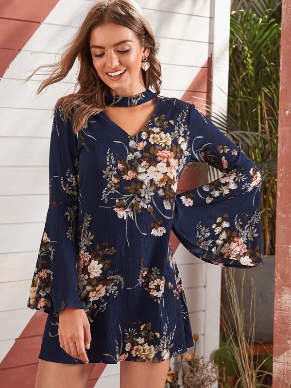 

Floral Print Choker Neck Flounce Sleeve Chiffon Dress, Navy, Luiza